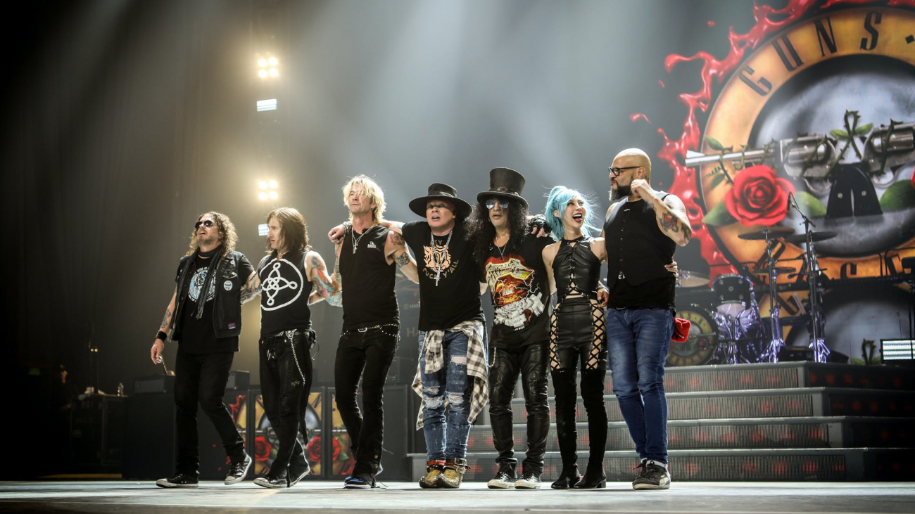 Guns-N-Roses-live-press-shot-2021