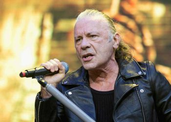 Sentuhan Klasik Sang Legenda Metal: Bruce Dickinson Rilis Video Musik ‘Tears Of The Dragon’ Versi Orkestra