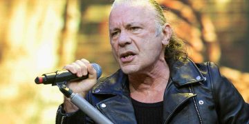 Sentuhan Klasik Sang Legenda Metal: Bruce Dickinson Rilis Video Musik ‘Tears Of The Dragon’ Versi Orkestra