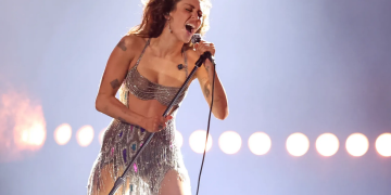 Miley Cyrus: Dari Tekanan Era ‘Hannah Montana’ Hingga Puncak Pengakuan Hollywood Walk of Fame