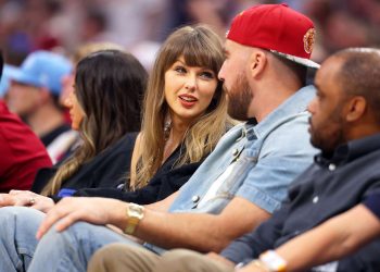 Tampil Mesra, Taylor Swift dan Travis Kelce Curi Perhatian Publik di Tengah Jadwal Padat