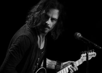 Lepas Tur Dunia, Richie Kotzen Kejutkan Penggemar Lewat Rilisnya Lagu ‘Catch A Star’