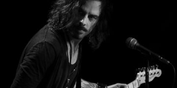 Lepas Tur Dunia, Richie Kotzen Kejutkan Penggemar Lewat Rilisnya Lagu ‘Catch A Star’